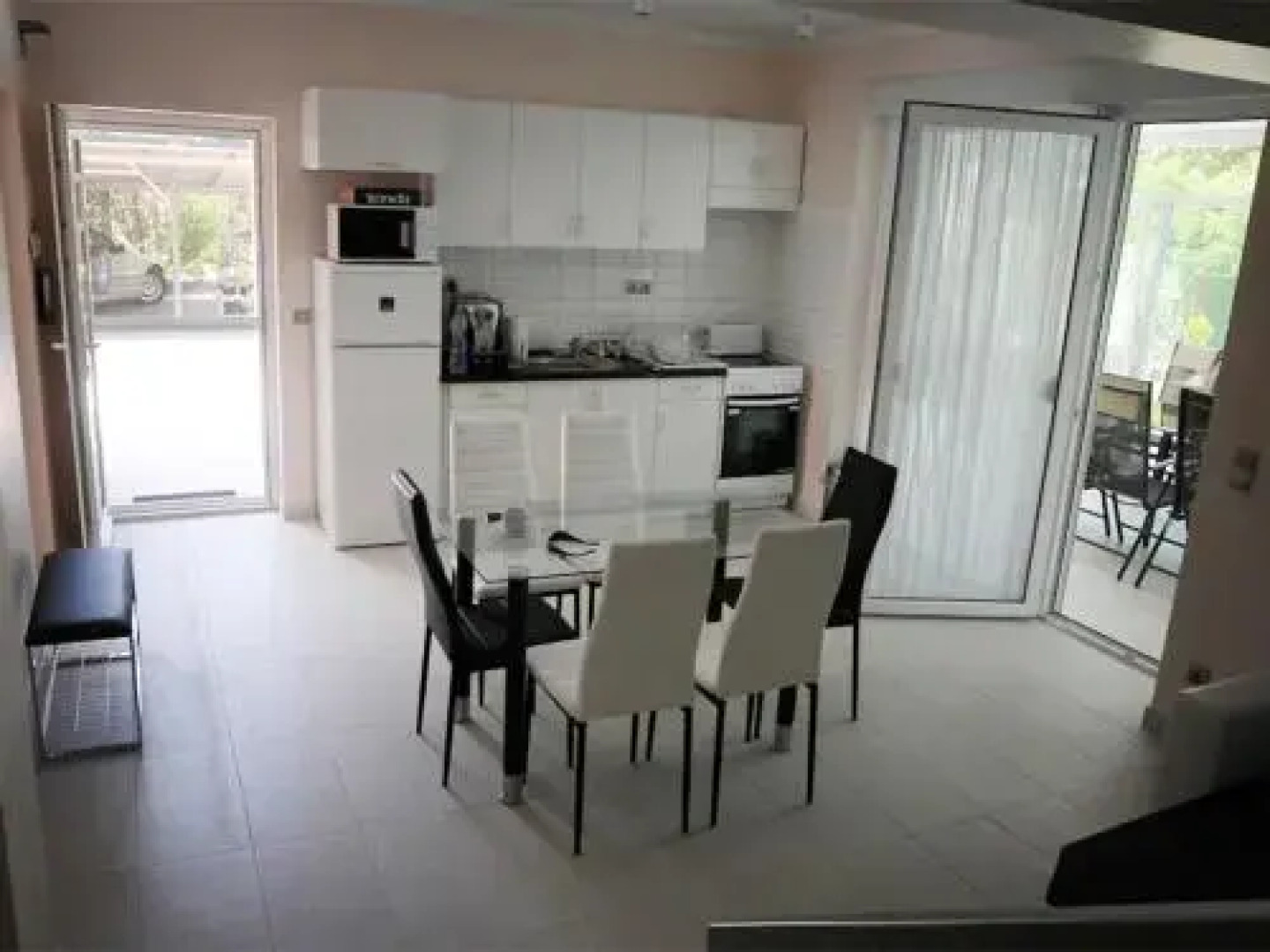 Tóparti Apartmanház
