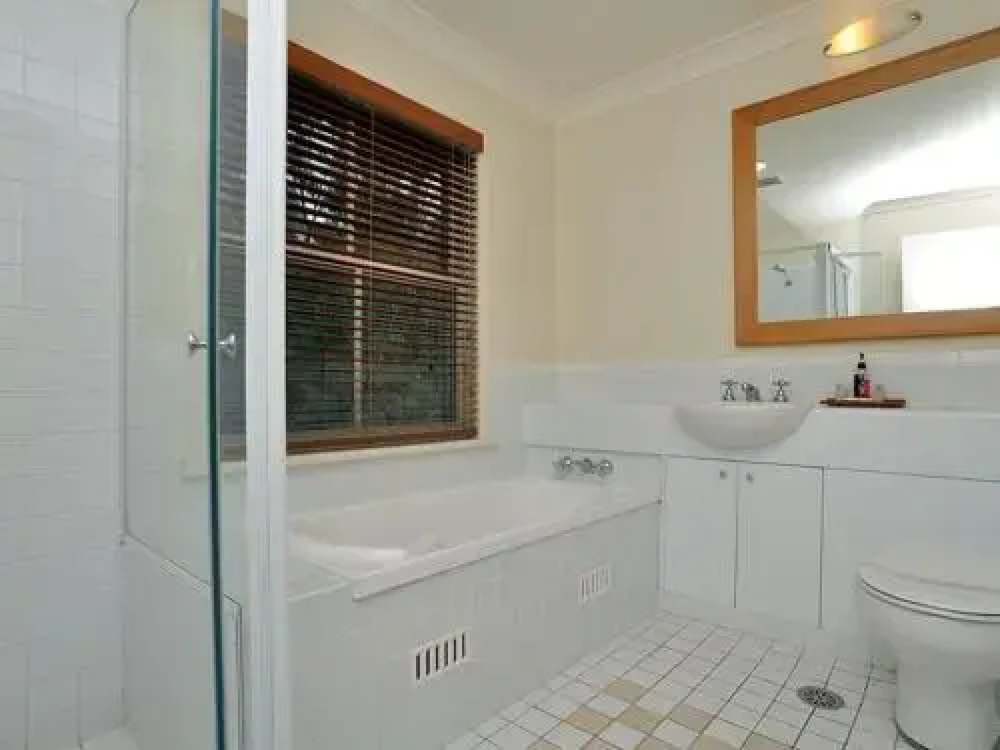 Villa Executive 2br Shiraz Resort Condo located within Cypress Lakes Resort (nothing is more central)