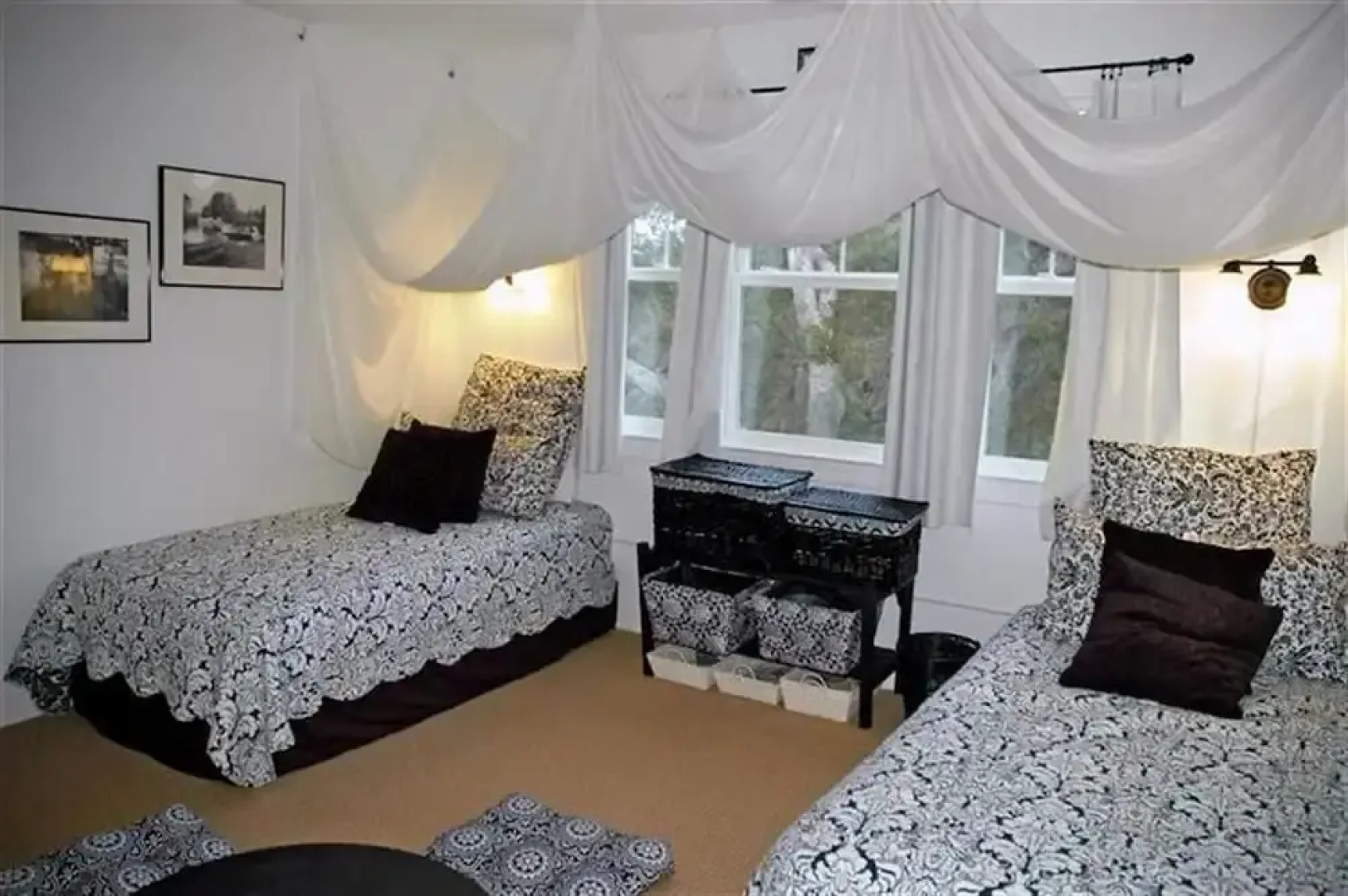 165 Giraffic Park 4 Br home by RedAwning