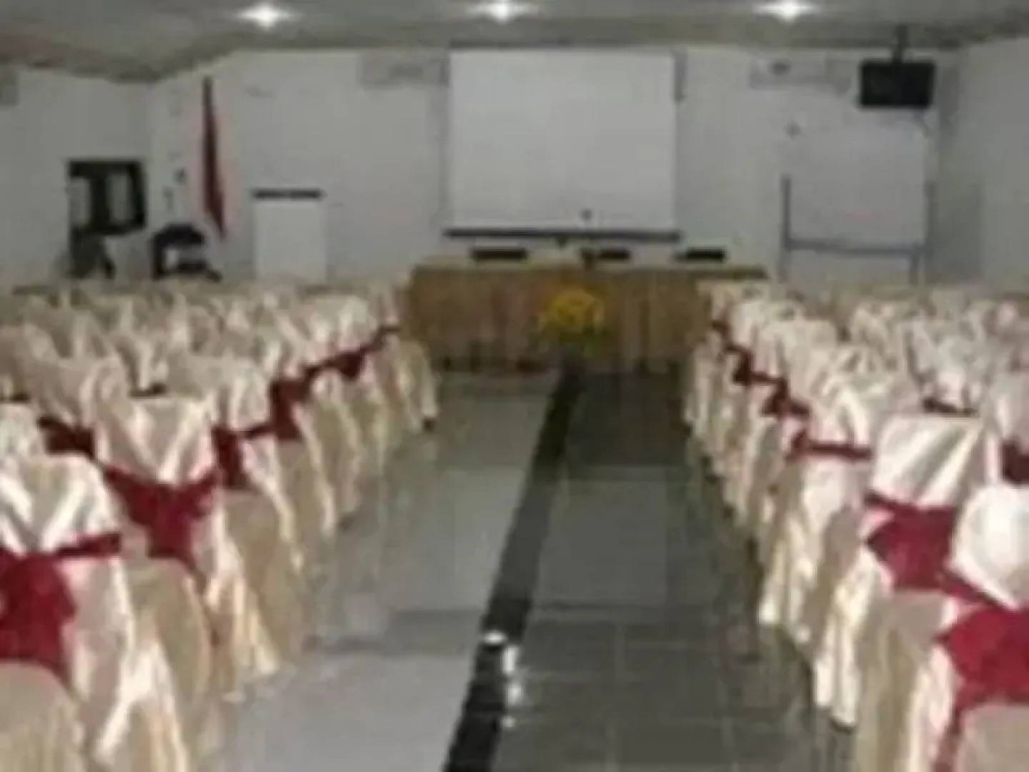 RedDoorz Plus @ Tirta Kencana Hotel