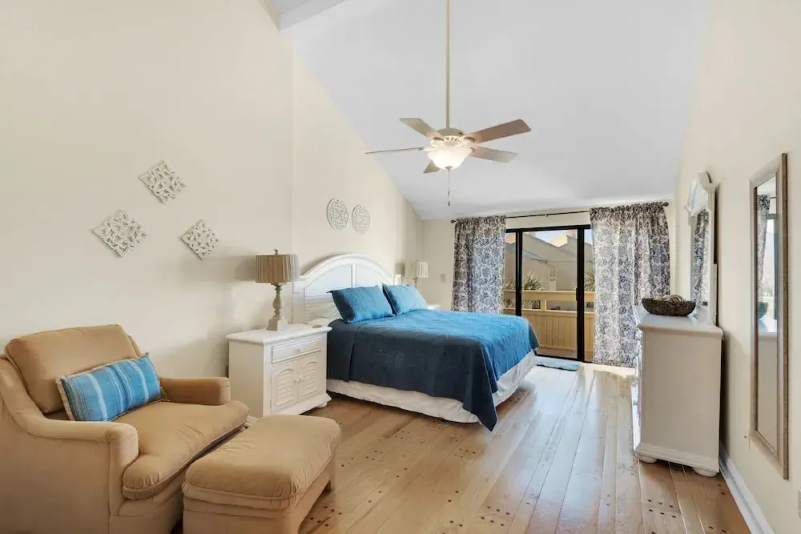 Santa Rosa Delight - 3 Br Townhouse