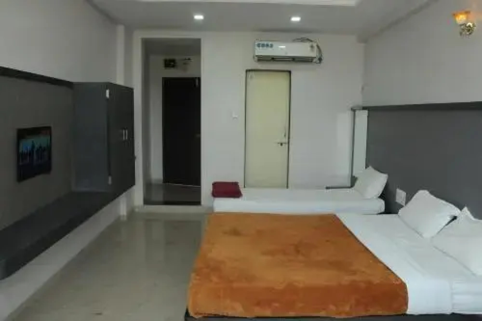 Hotel Tanwani