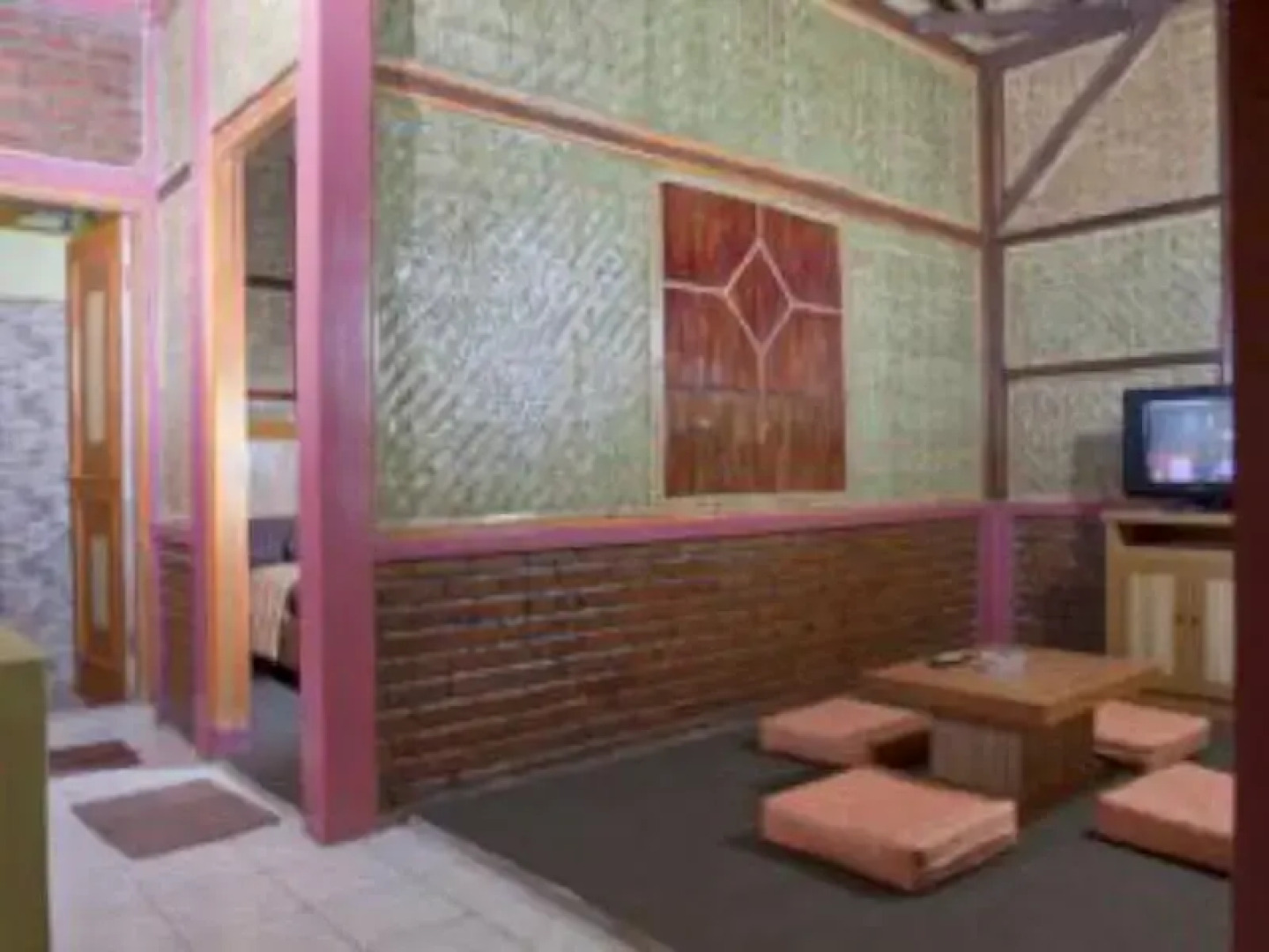 Sawung Gawir Restaurant and Bungalow Ciwidey