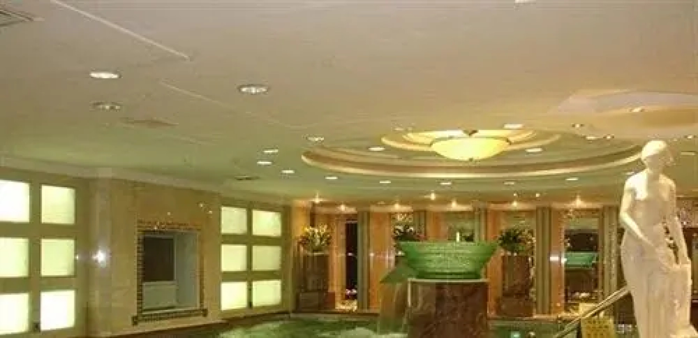 Yingkou Guomao Hotel