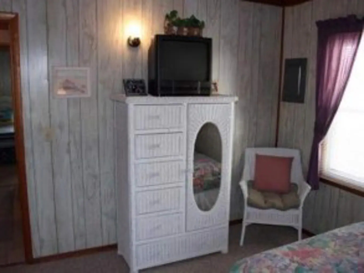 Wayne's World - 3 Br Home