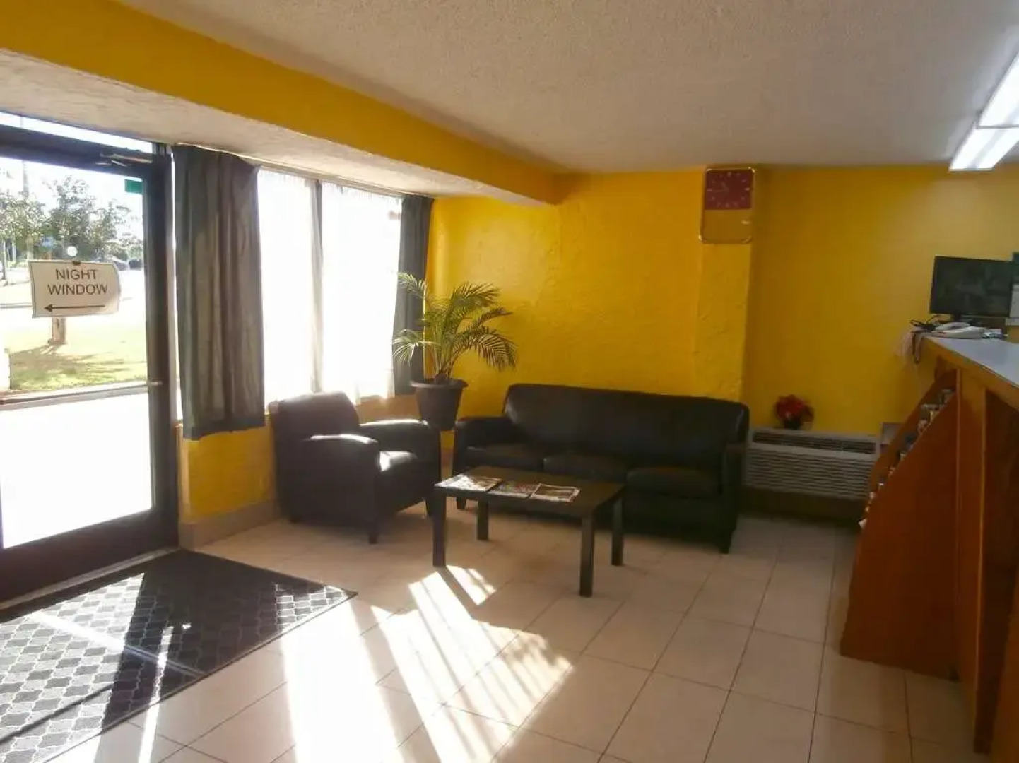 Americas Best Value Inn - Tucker