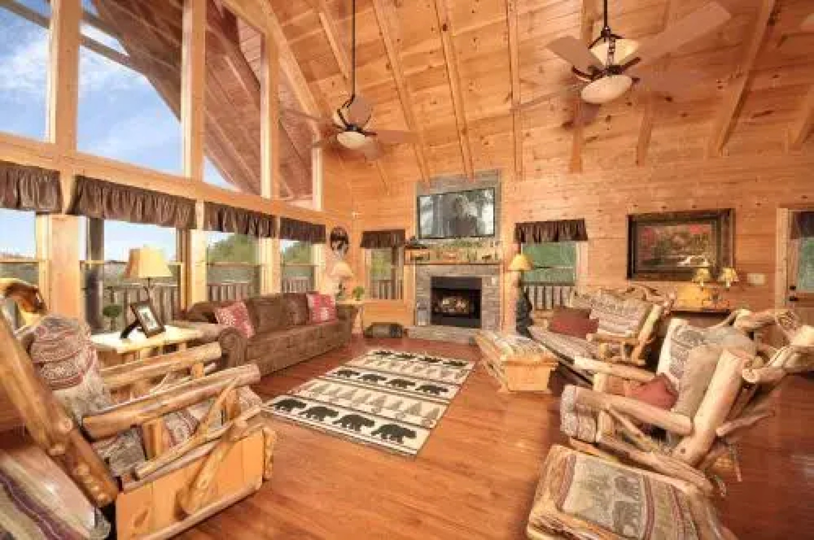 Majestic Sunset - 4 Br cabin by RedAwning