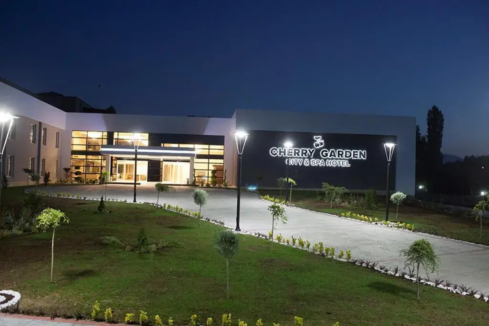 Cherry Garden City & Spa Hotel