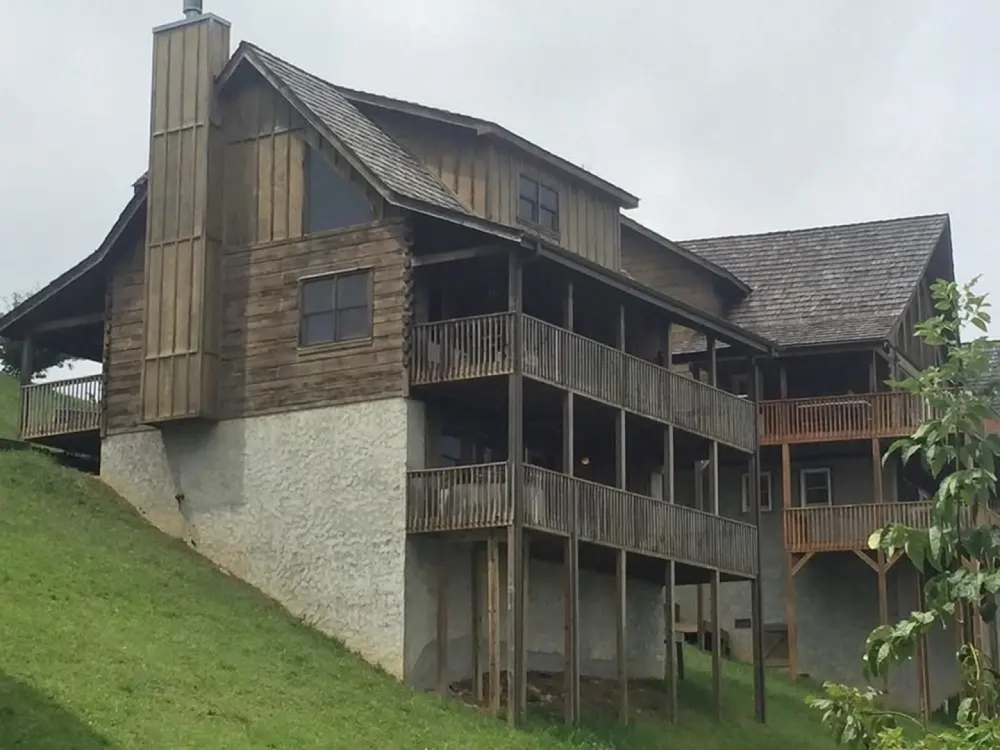 Hide-A-Way Cabin - 4 Br Cabin