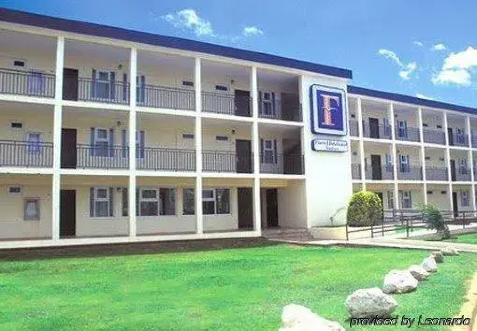 Faro Suites and Conference Center