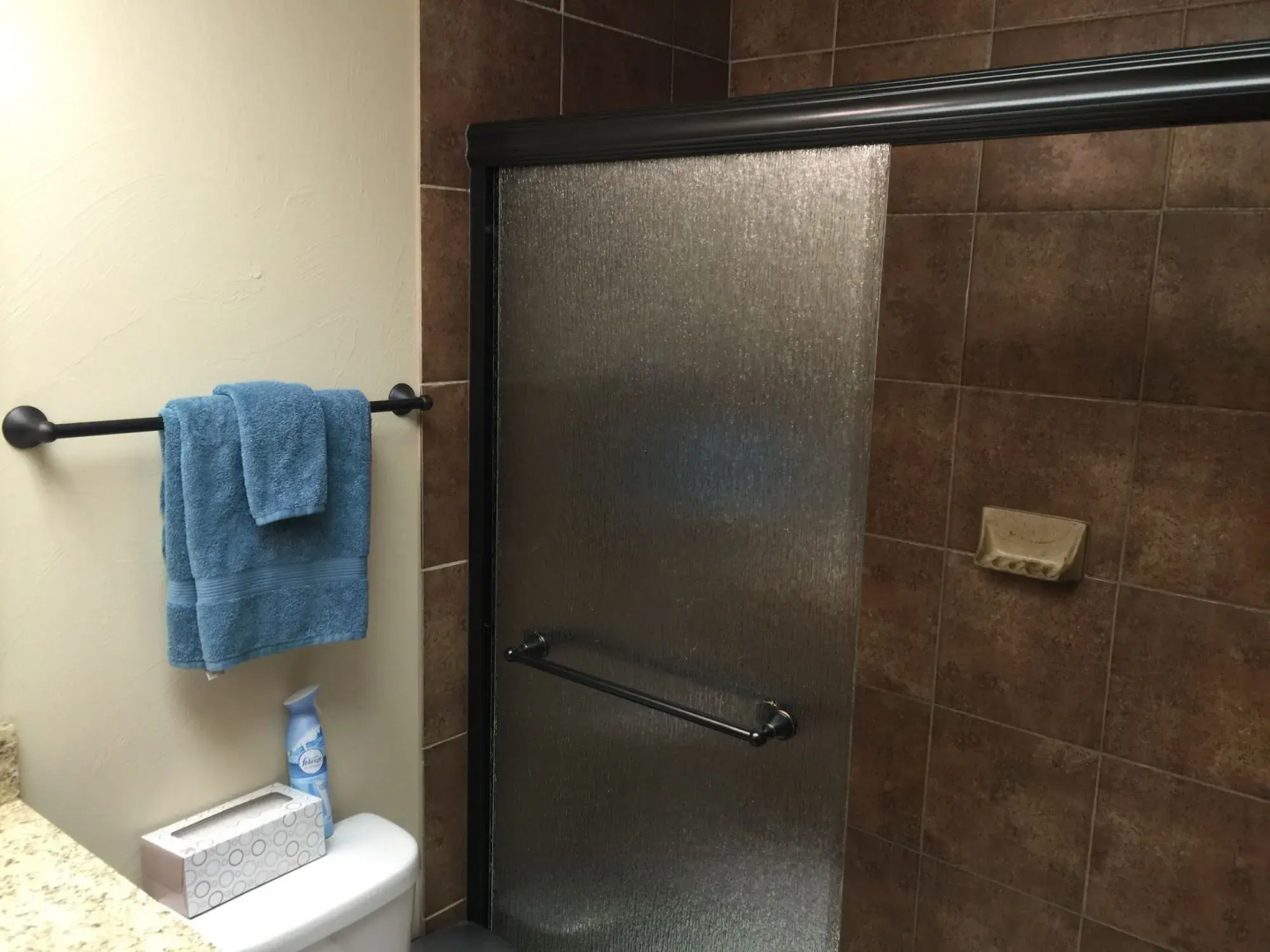Whispering Pines Guest Suites