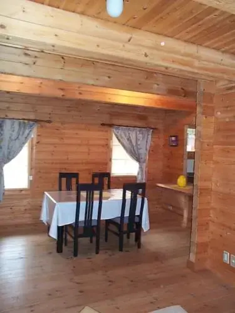 Cottage Mogi Log House