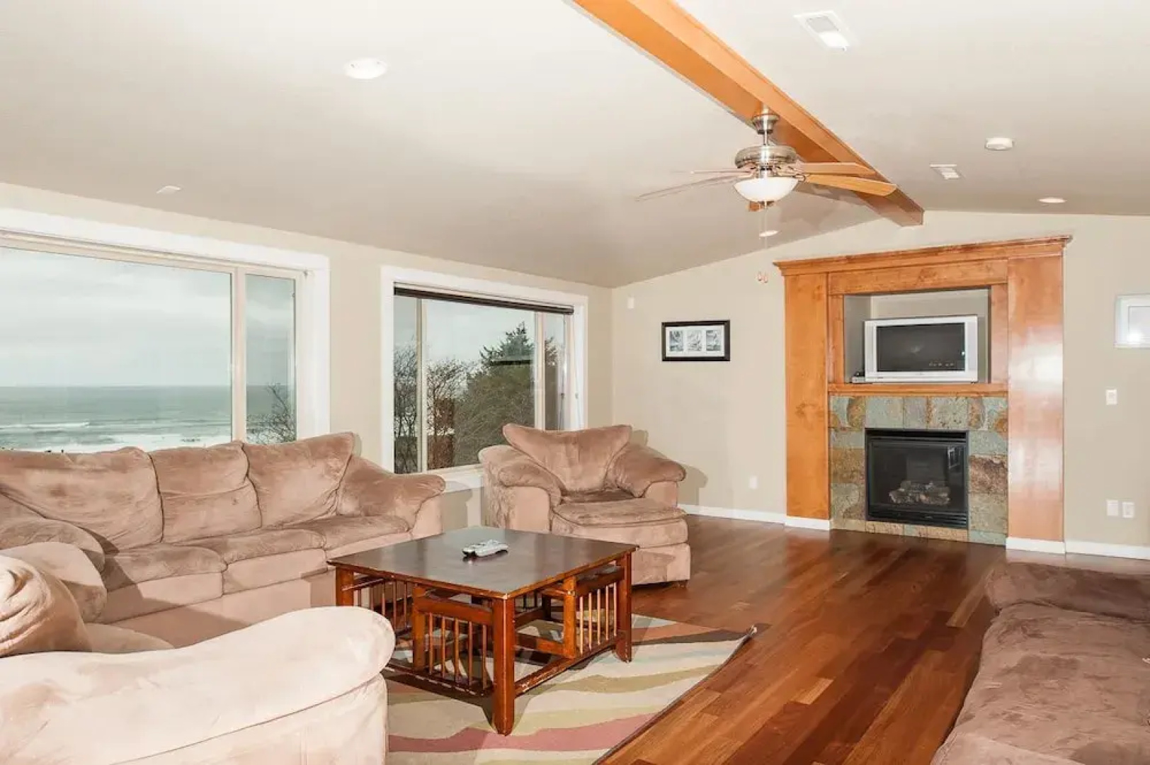 Deer Haven 4 Br cottage by RedAwning