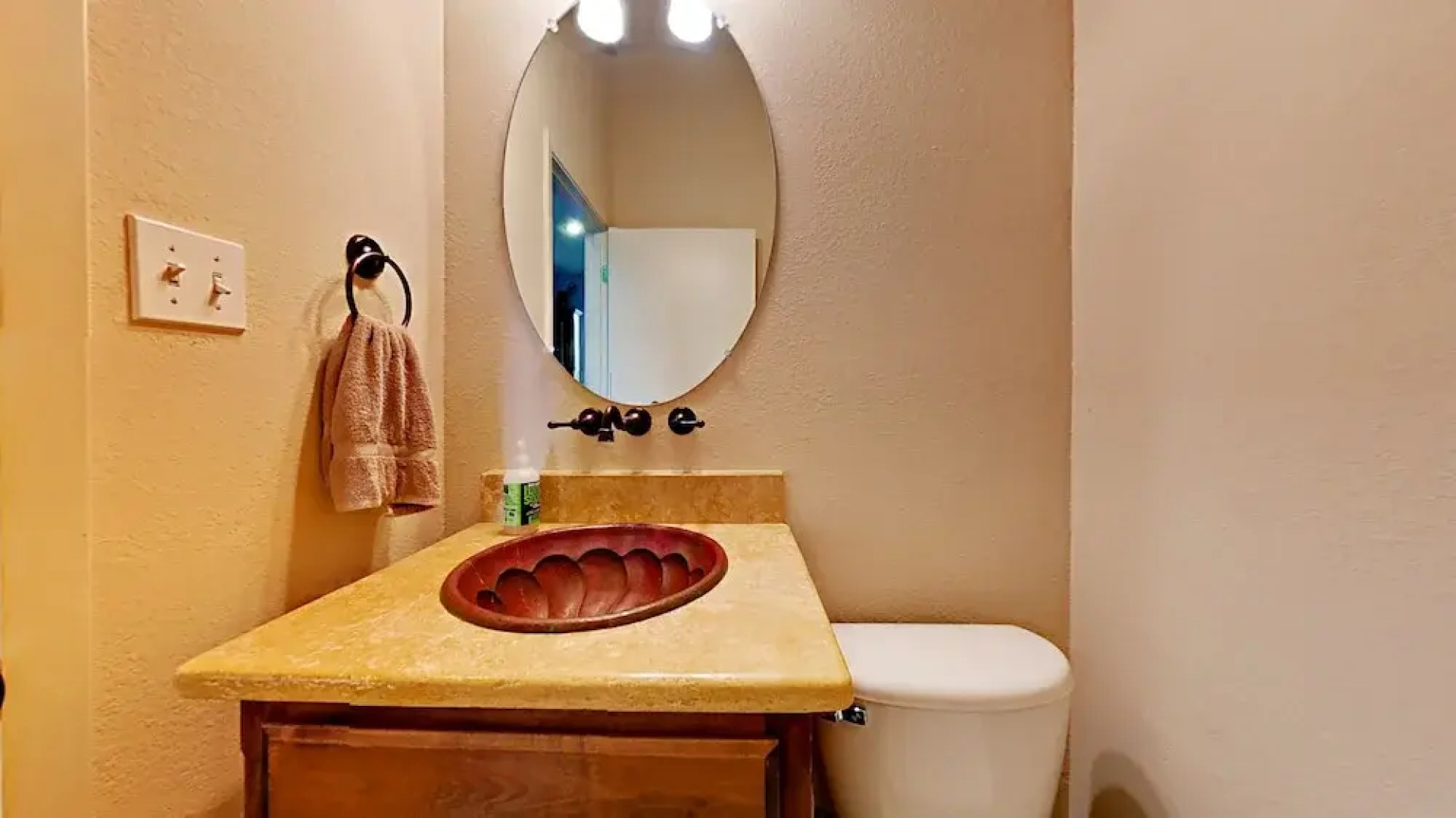 2308 Indian Creek Rd Home - 3 Br home by RedAwning