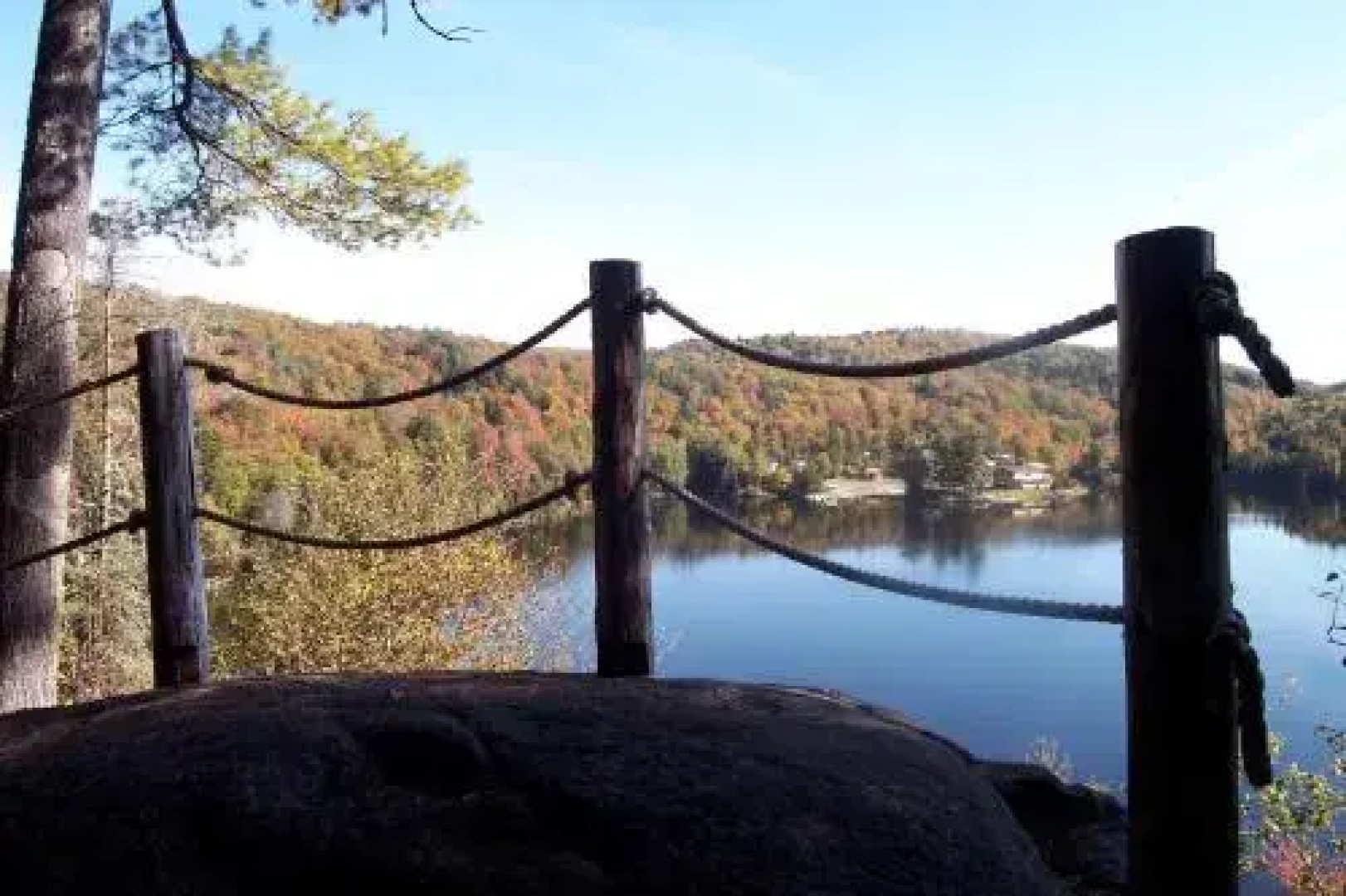 Yourtes et Huttes Du Lac Castor