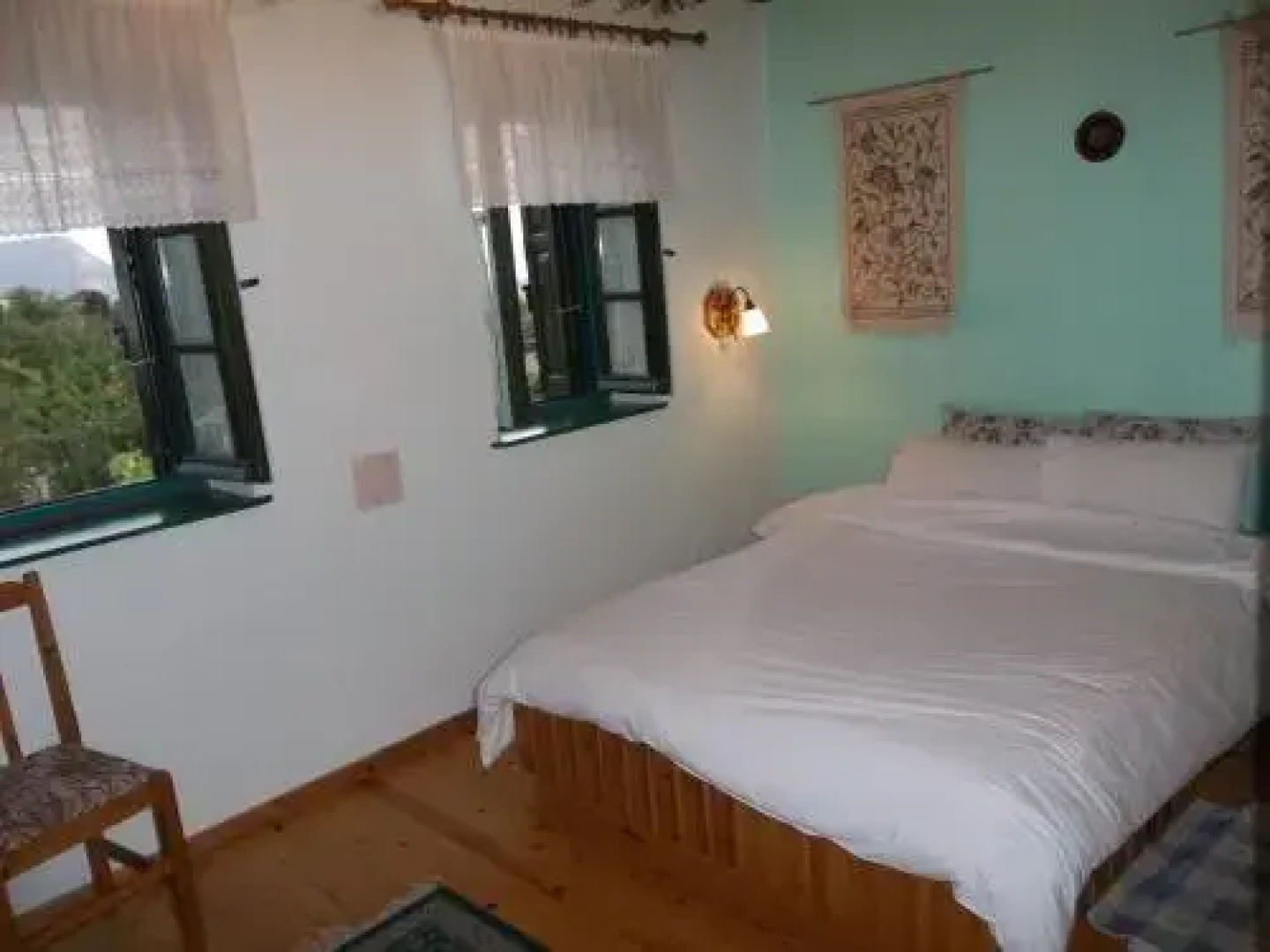 Lakis Rooms