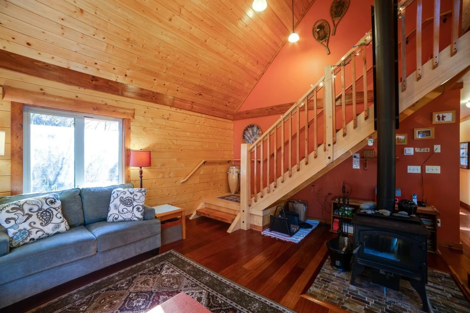 21gs - Log  - Pets Ok - Sleeps 6 3 Bedroom Home by RedAwning