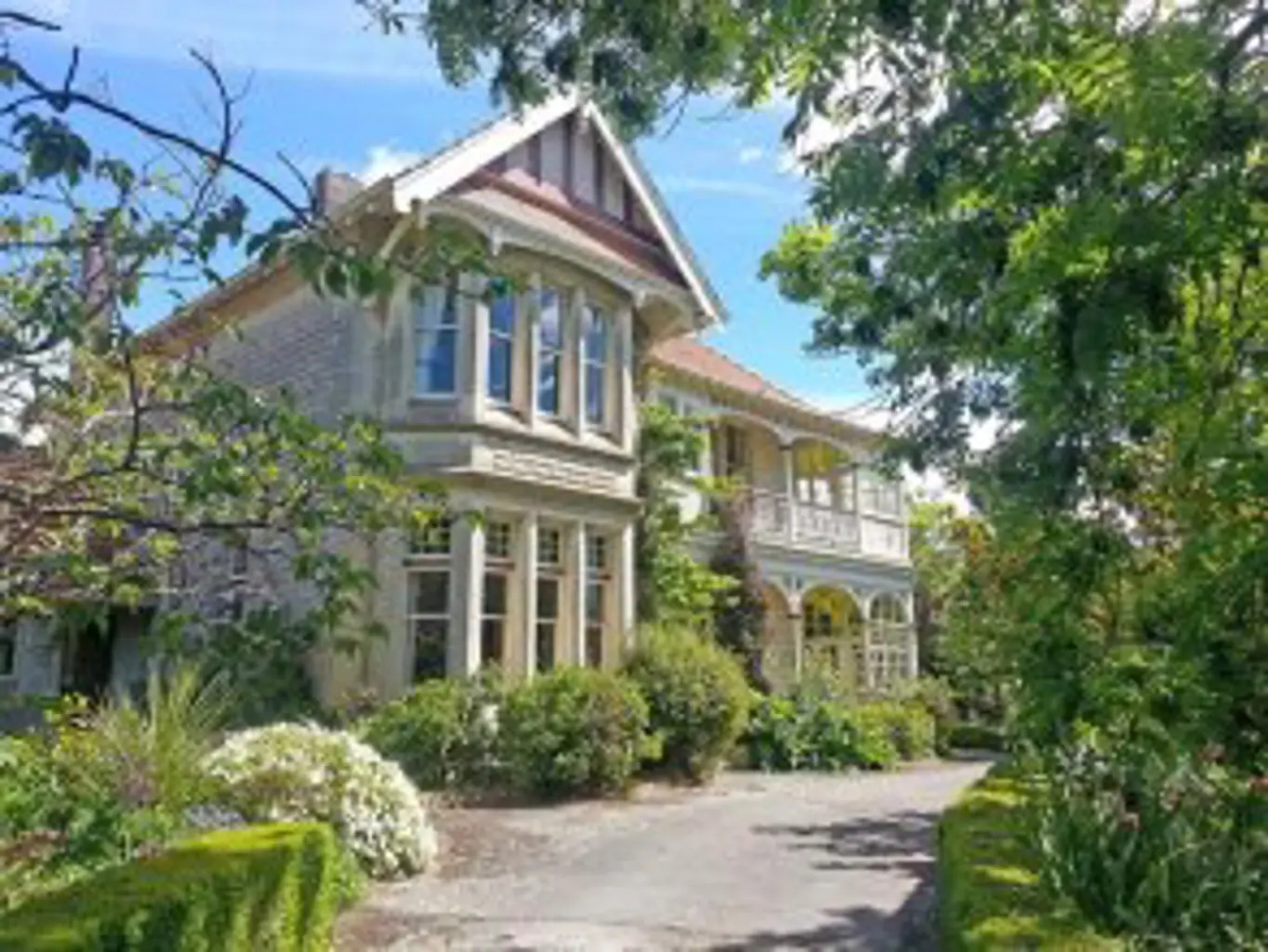 Glendale Bed  Breakfast