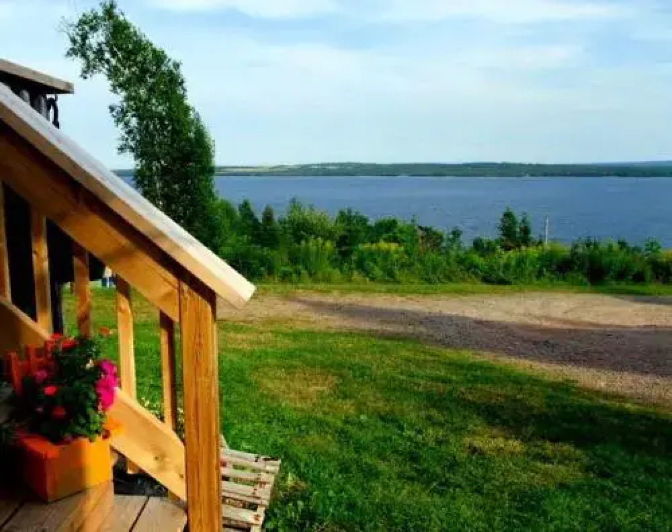 Bear on the Lake Guesthouse