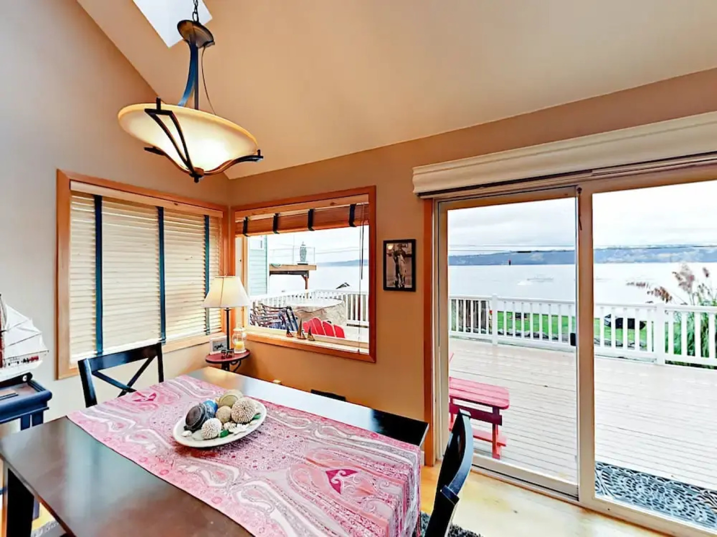 3336 S Shoreline Drive Home