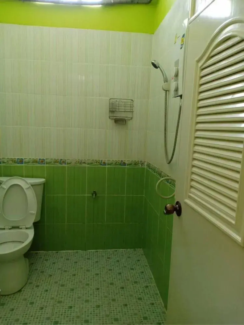 Tong111 Rattaburi Hotel