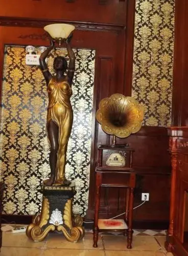 Tongling Louis Castle Inn