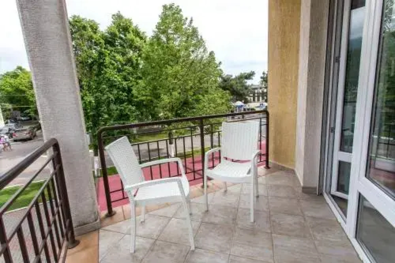Lermontovsky Bulvar Apartments