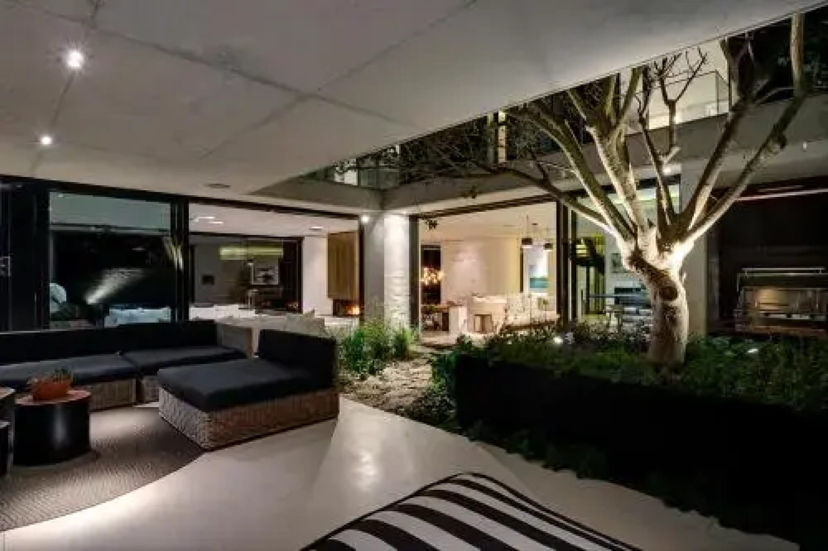 Restio River House