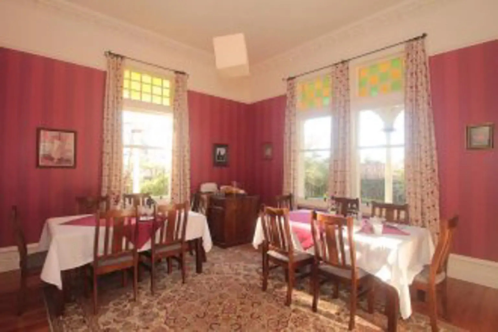 Glendale Bed  Breakfast