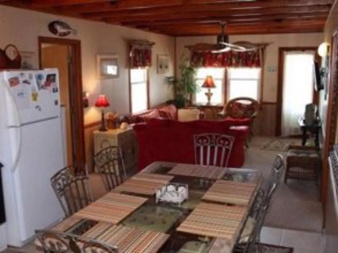 Wayne's World - 3 Br Home