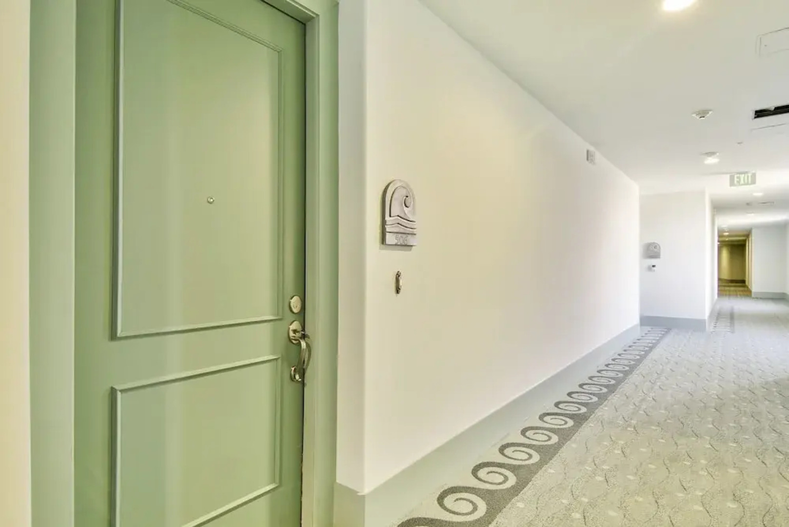 Diamond Beach 506 - Seaglass Treasure