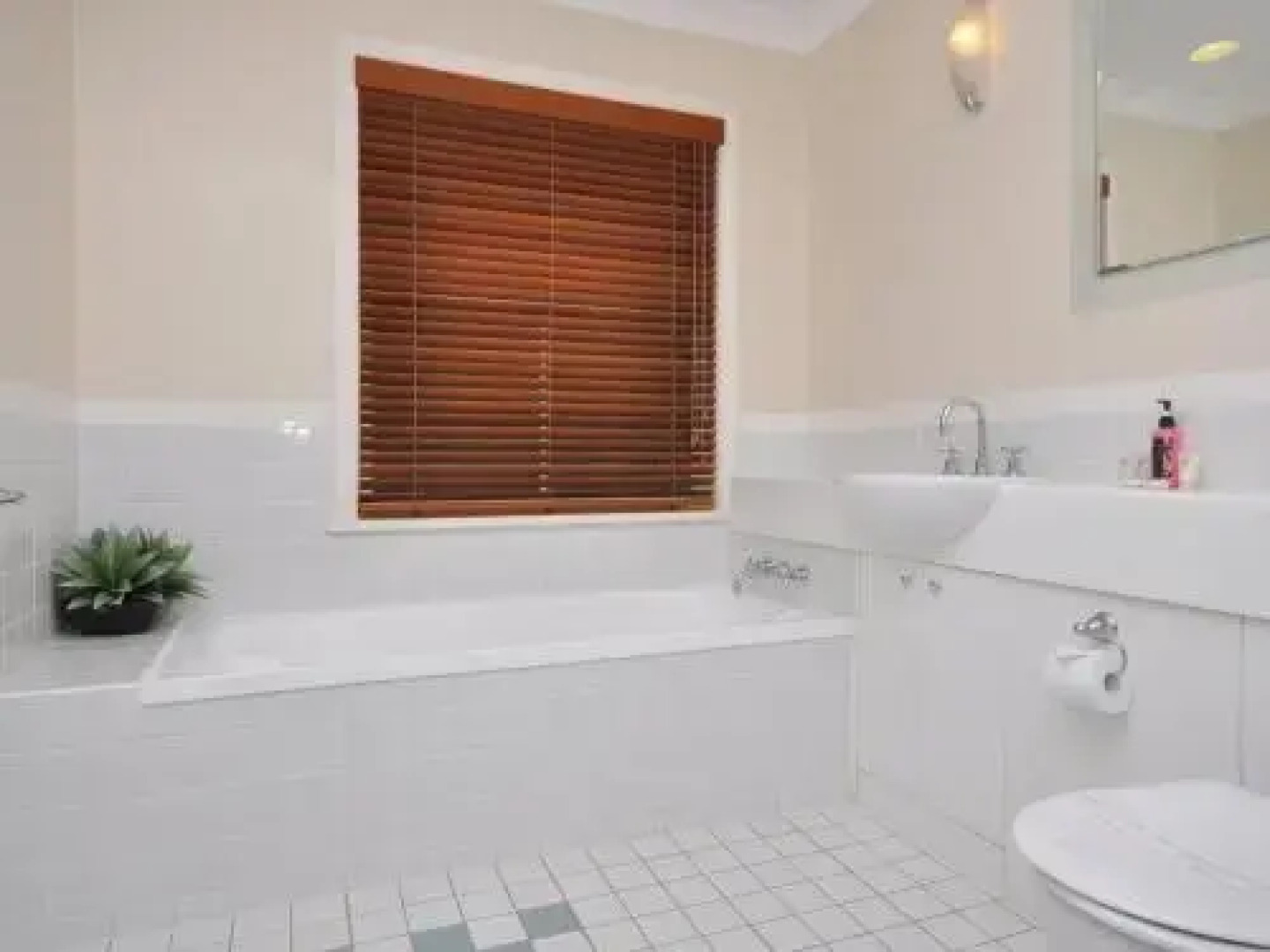 Villa 3br Vista Resort Condo located within Cypress Lakes Resort (nothing is more central)