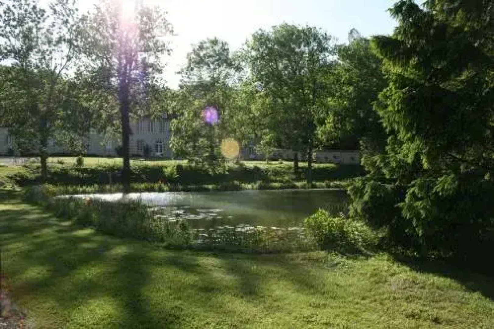 Manoir De Montflambert