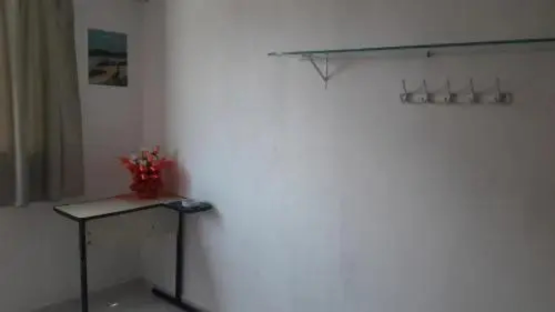 Kitnet no 1º Piso, a 300m da Praia do Morro