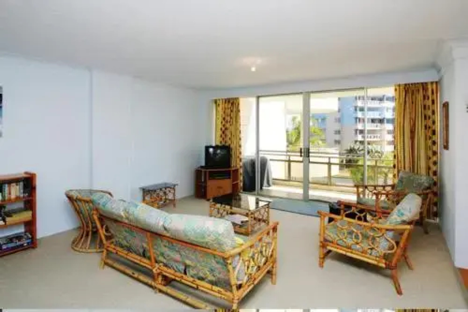 Sandbar, Unit 203, 1-3 Head Street