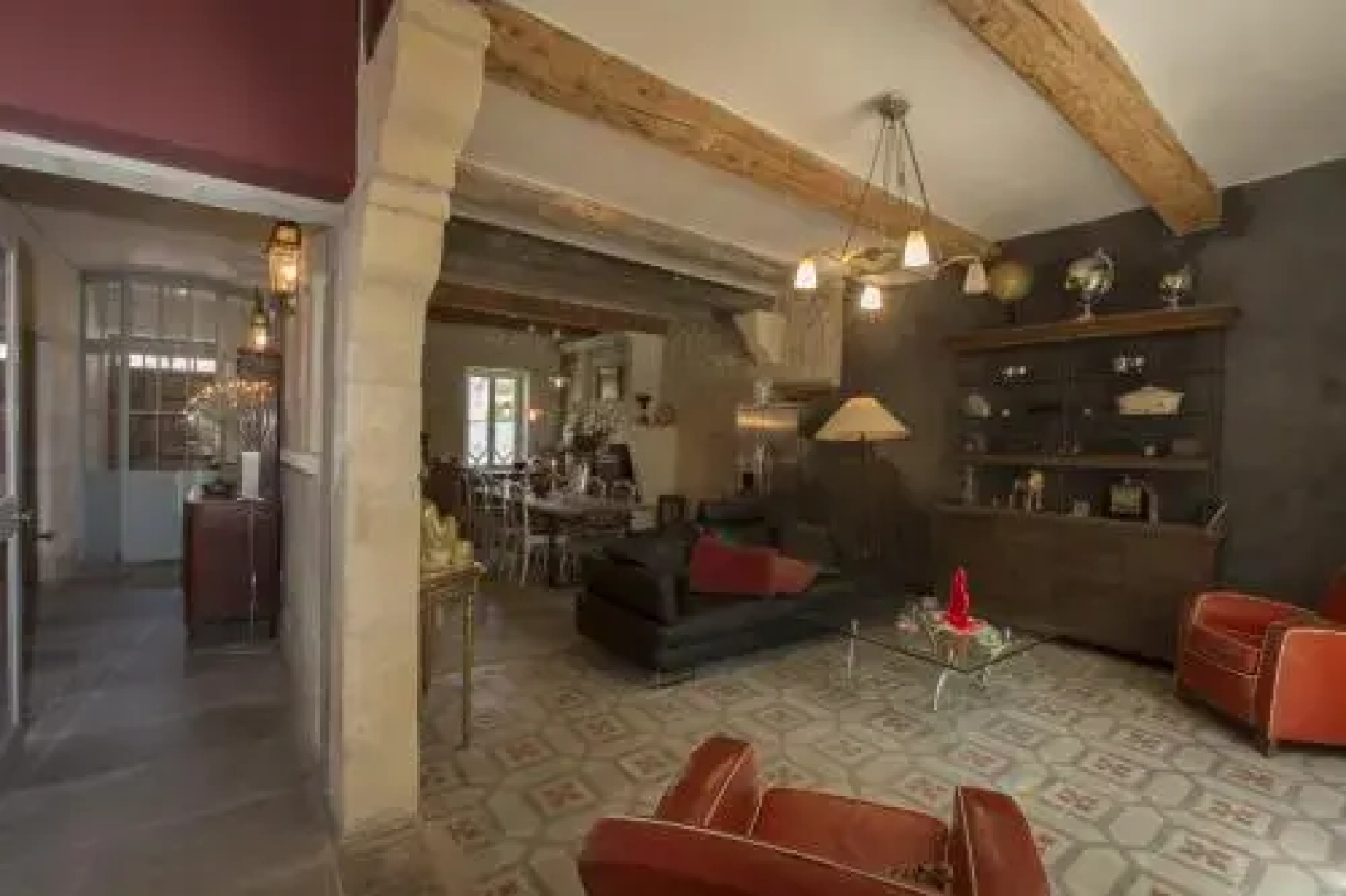 La Maison Des Baux Arts