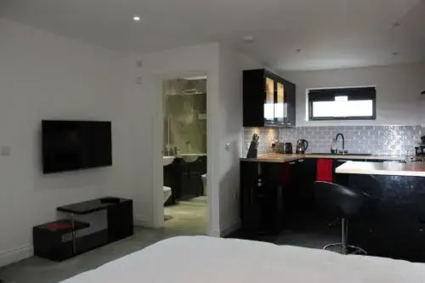 Barn Owl Lodge (Adults Only)