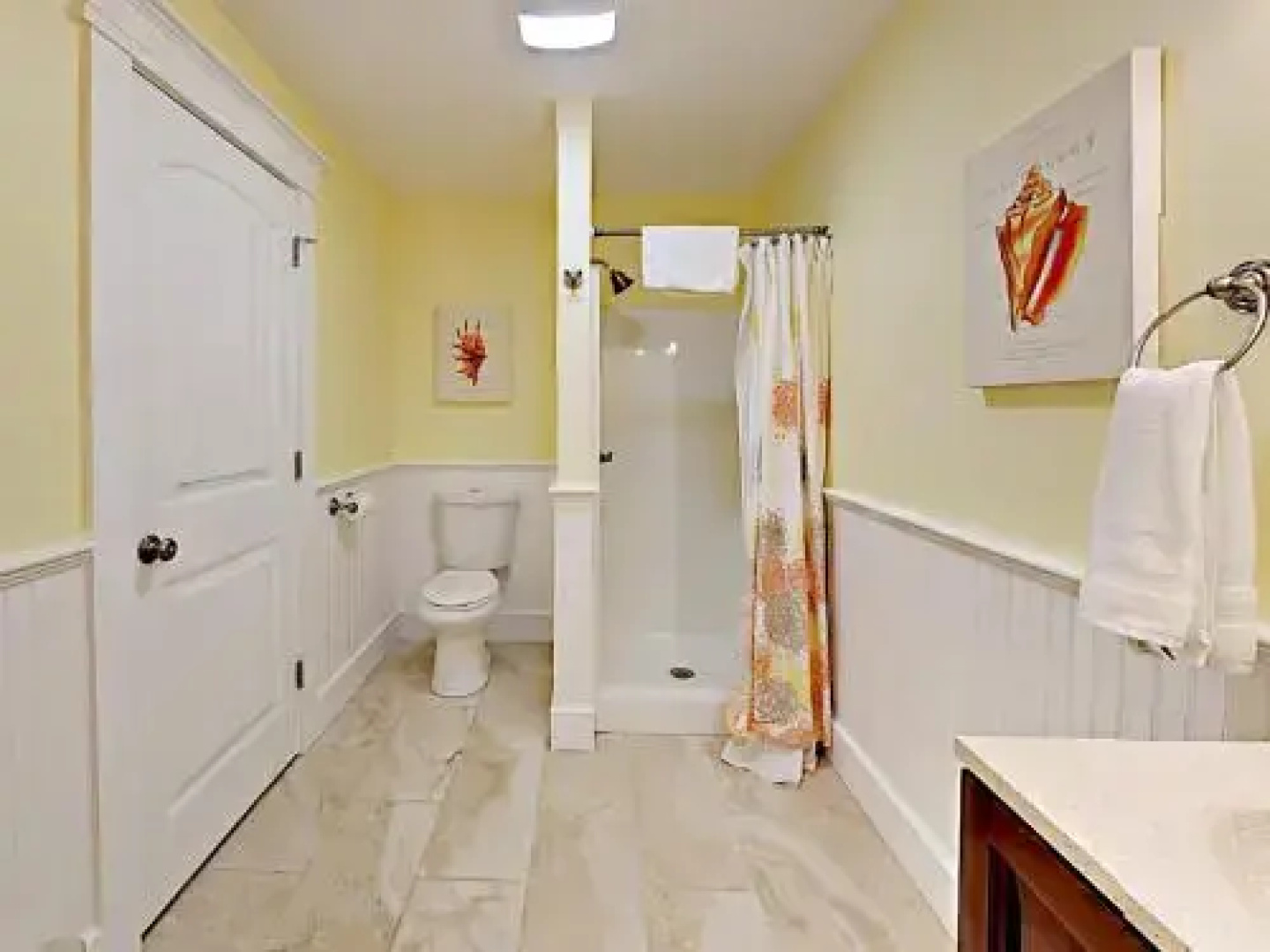 Resort Condo Unit C - 2 Br condo by RedAwning