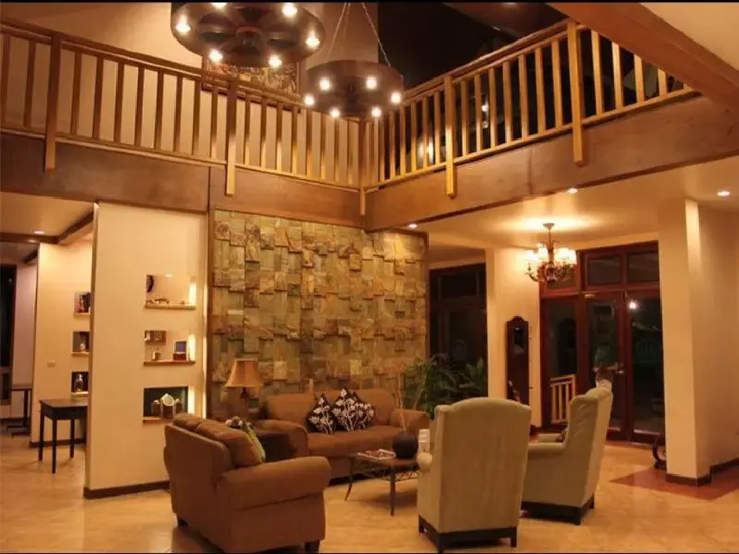 Pinegrove Mountain Lodge
