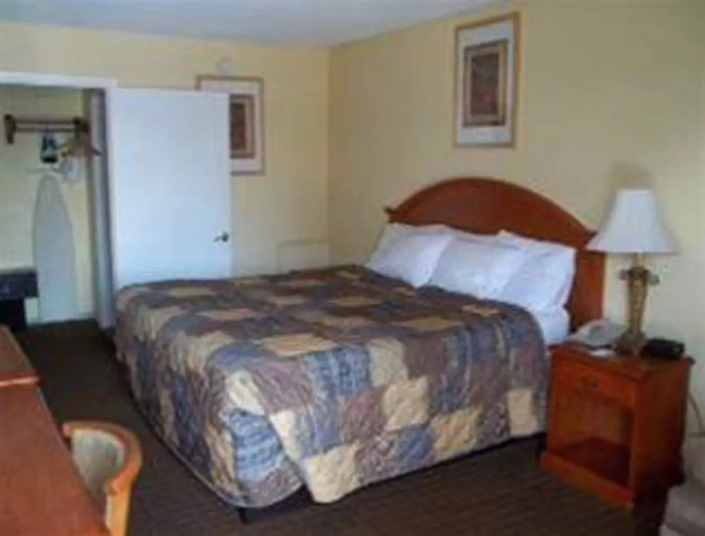 Hometowne Studios By Red Roof Vero Beach - I-95