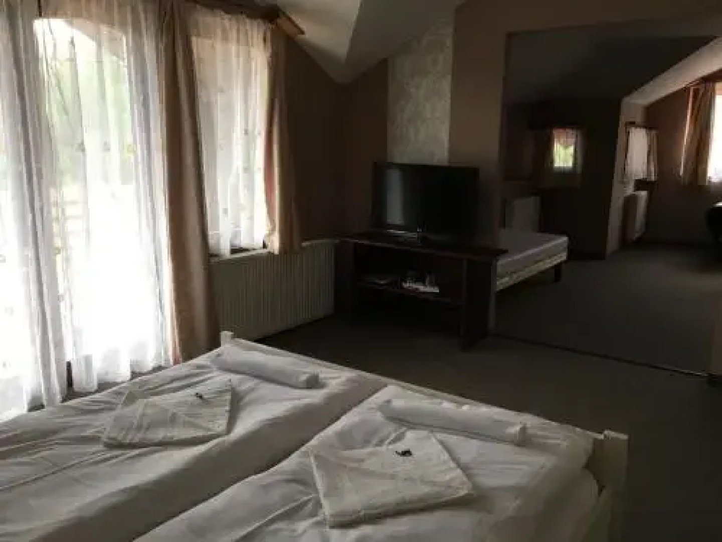 Tavi Panzio és Pizzéria