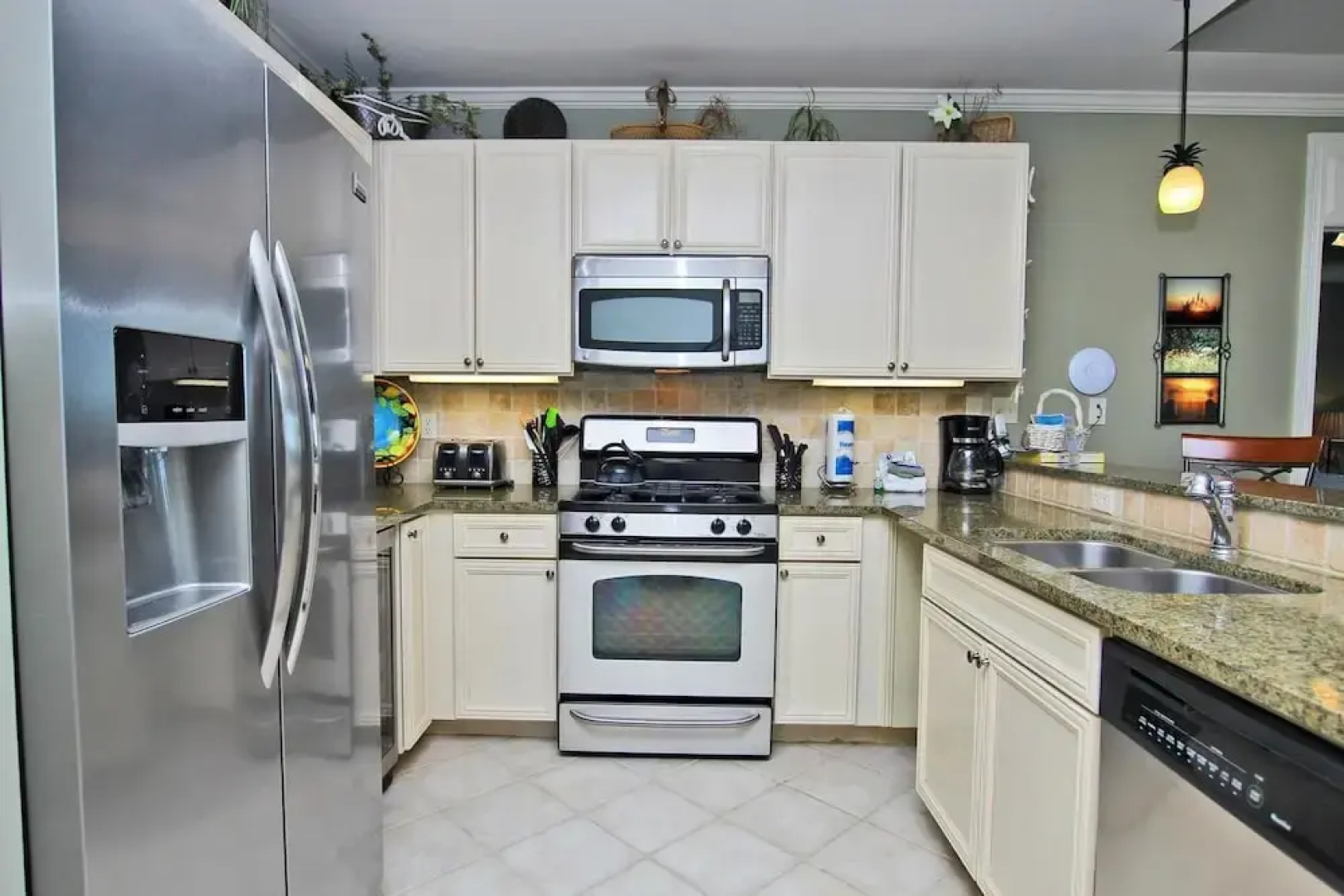 Wharf 405 - 2 Br condo