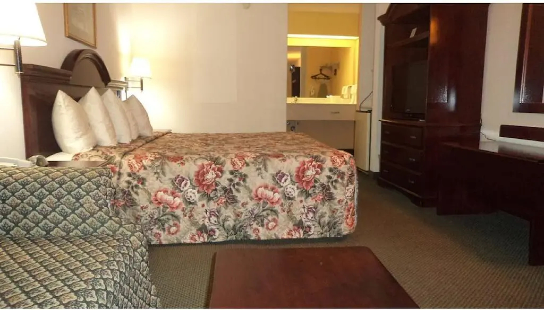 AmeriVu Inn & Suites Siler City