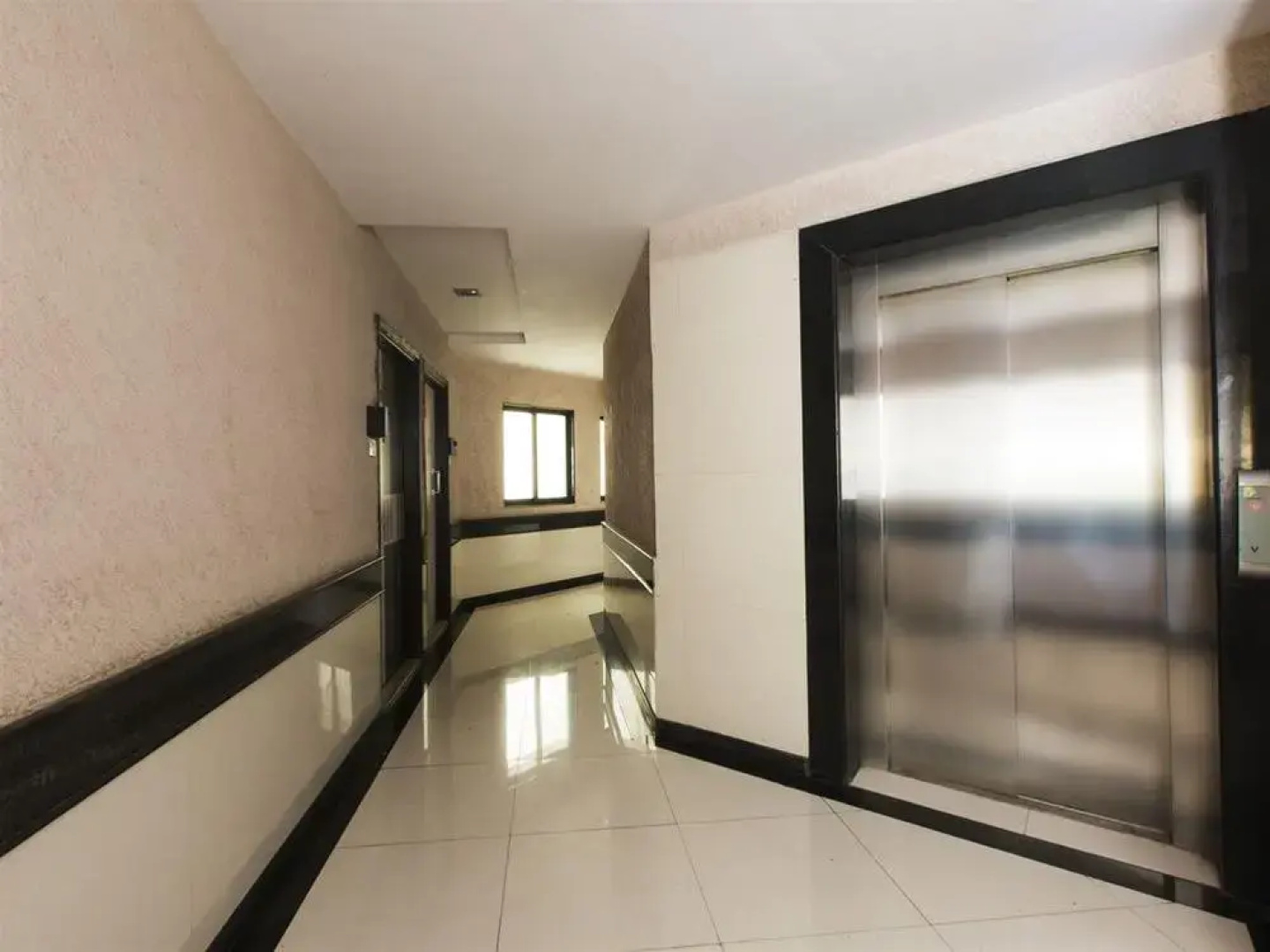 OYO Rooms Military Road Marol 1