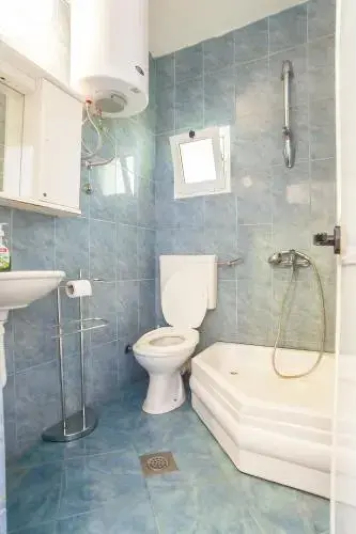 Egzona Home