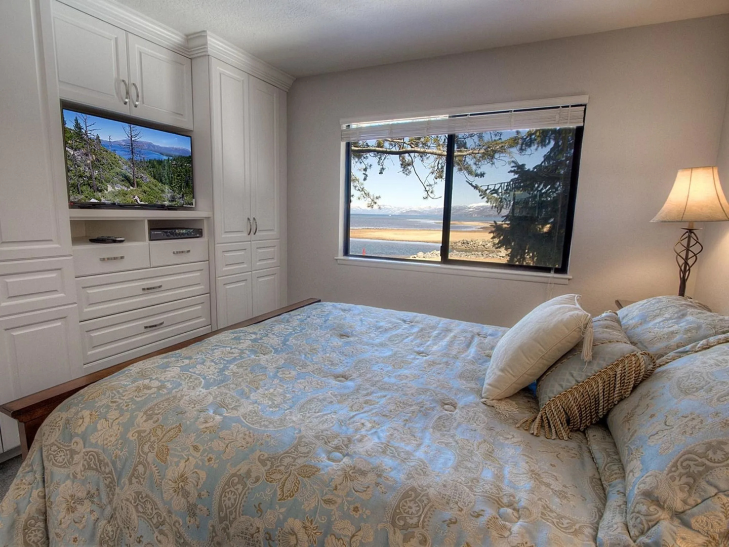 Wonderful Tahoe Keys Lakefront Home by RedAwning