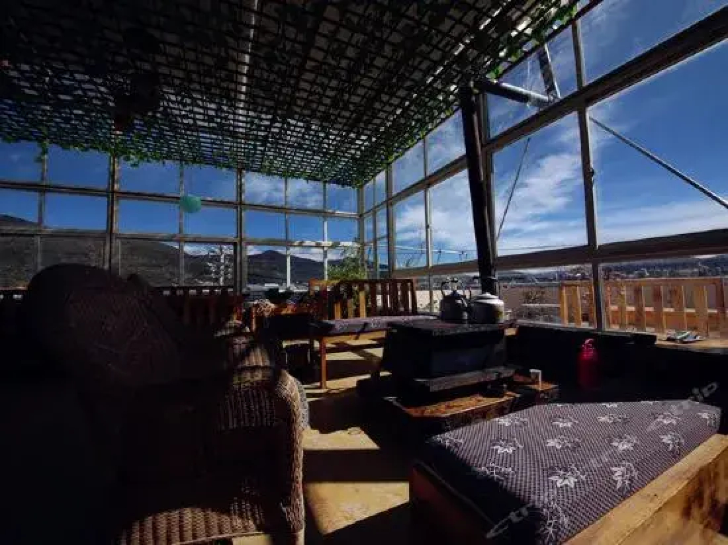 Shangri-La Cedar Inn