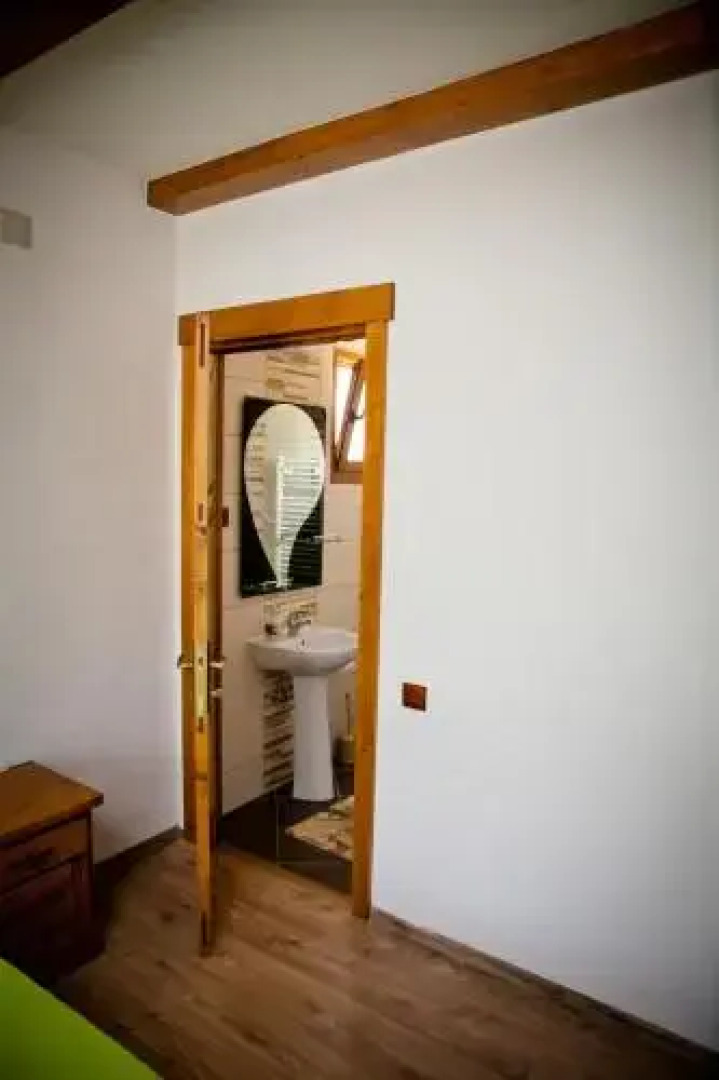 Conacul de sub munte