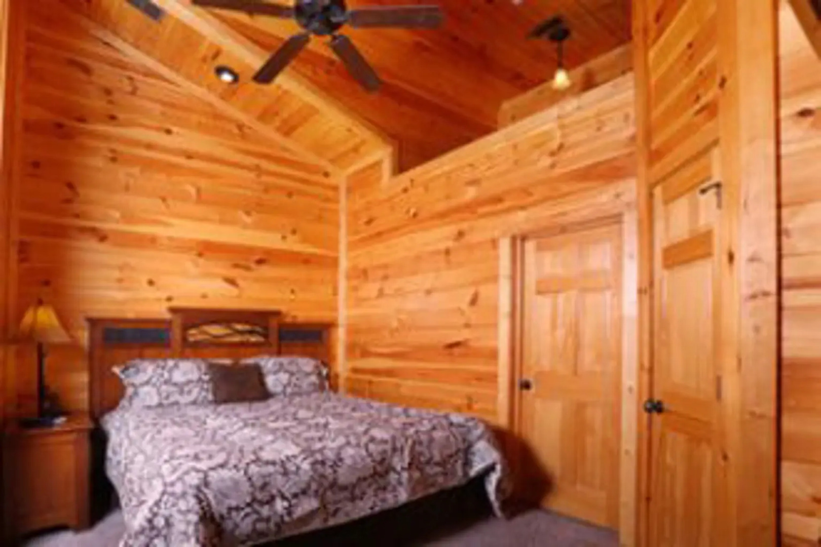 Bearskin Lodge by RedAwning