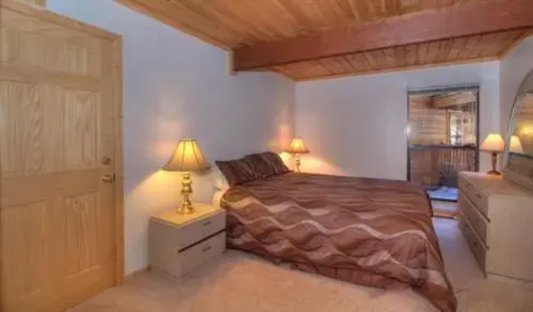 Spacious 3 North Shore Townhome 3 Br townhouse by RedAwning